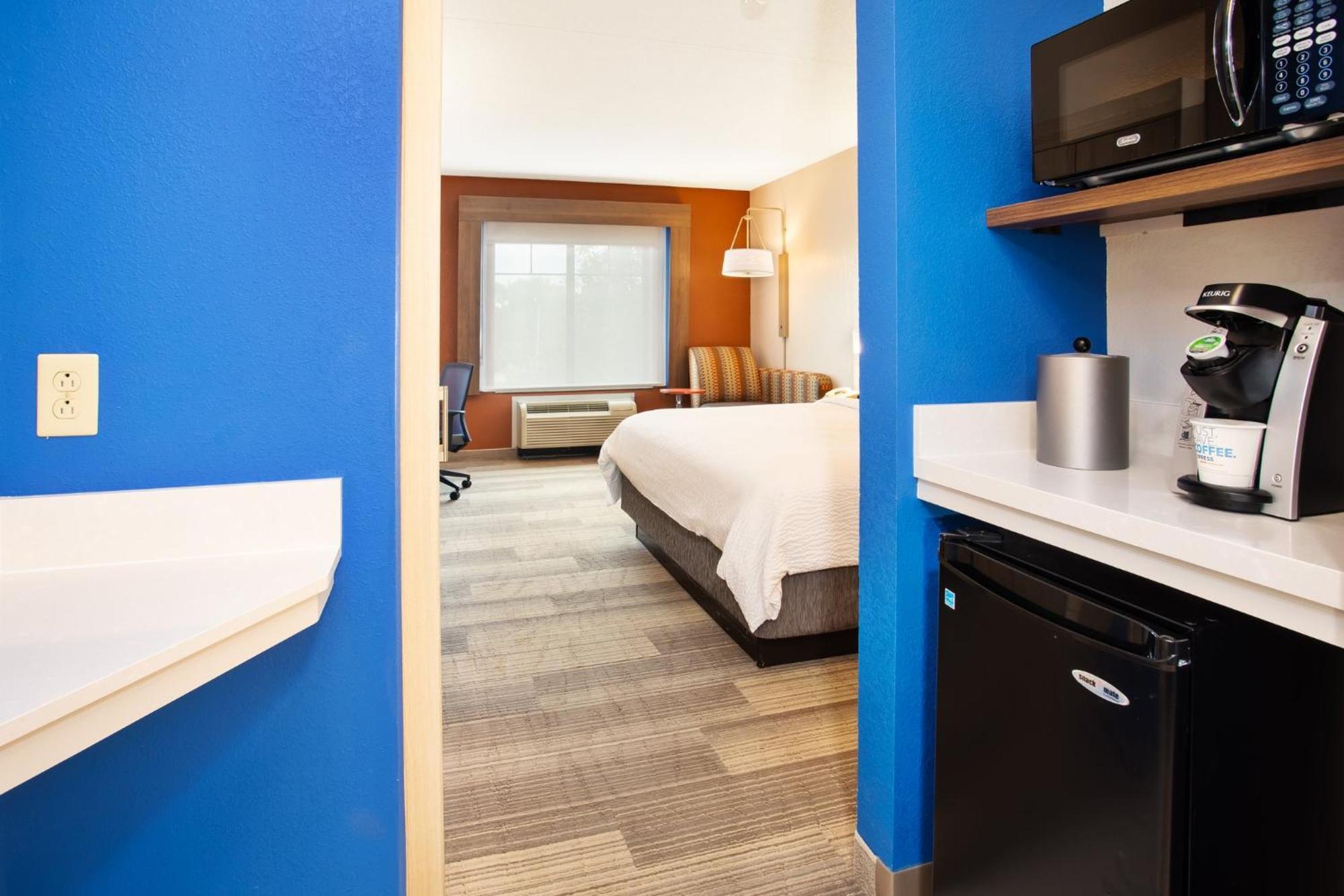 Holiday Inn Express Hotel & Suites Rochester Webster By Ihg Экстерьер фото
