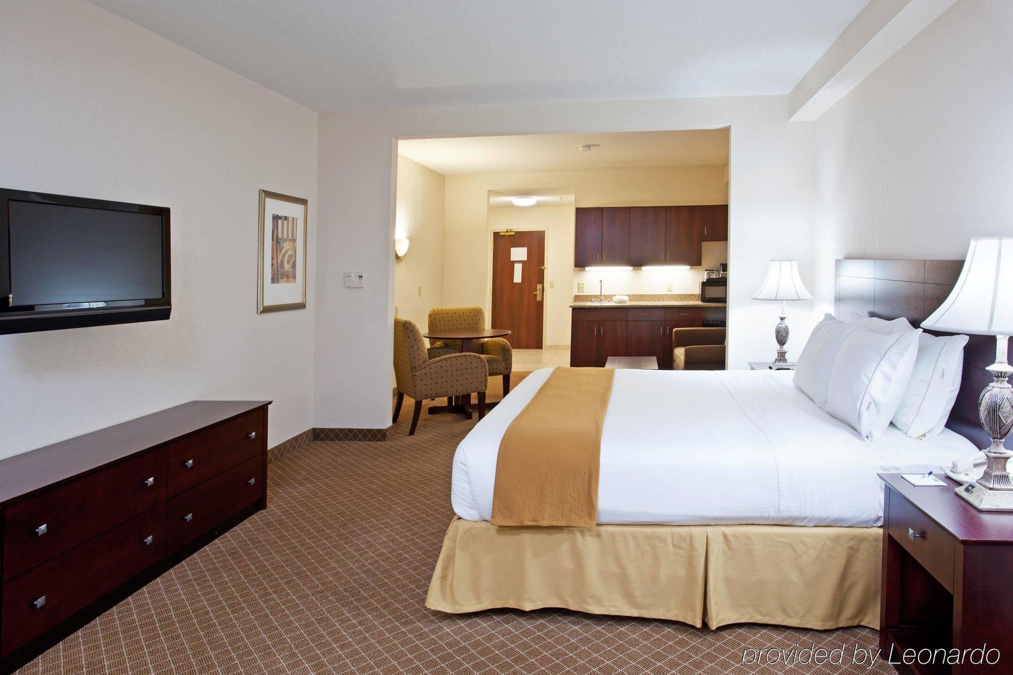 Holiday Inn Express Hotel & Suites Rochester Webster By Ihg Номер фото