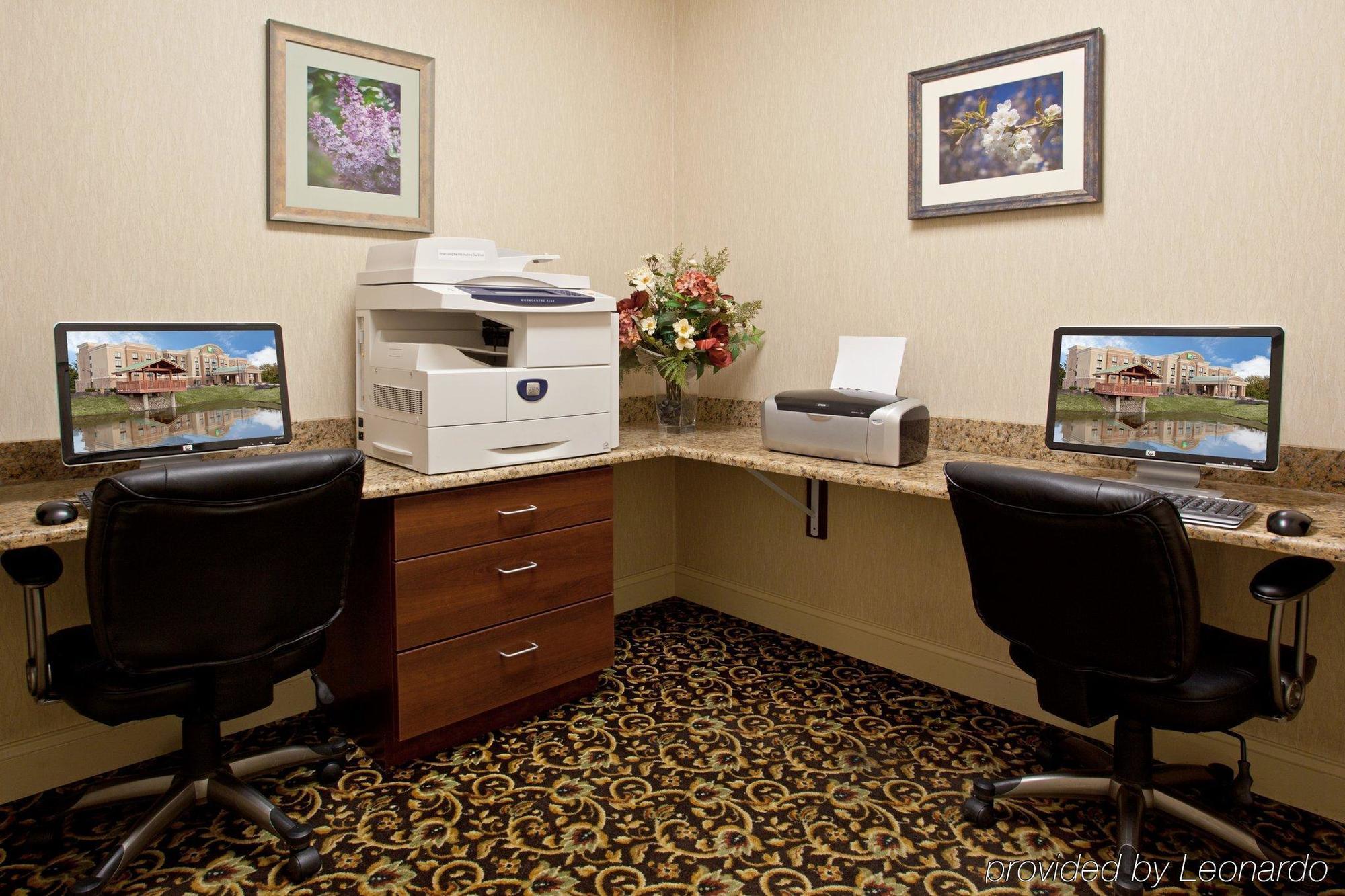 Holiday Inn Express Hotel & Suites Rochester Webster By Ihg Экстерьер фото